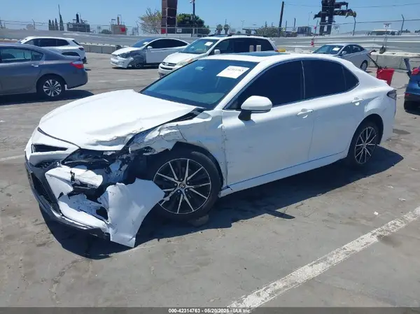 4T1G11AK0RU234013 2024 TOYOTA CAMRY - Image 2