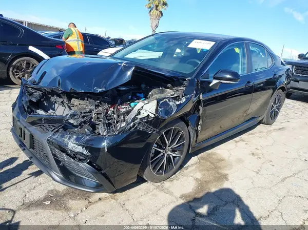 4T1G11AK0RU236859 2024 TOYOTA CAMRY - Image 2