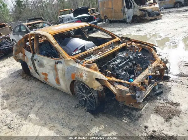 4T1G11AK0RU240068 2024 TOYOTA CAMRY - Image 1