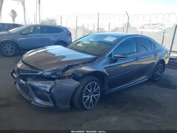 4T1G11AK0RU240443 2024 TOYOTA CAMRY - Image 2