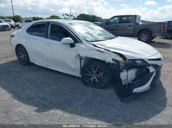 4T1G11AK0RU242094 2024 TOYOTA CAMRY - Image 1