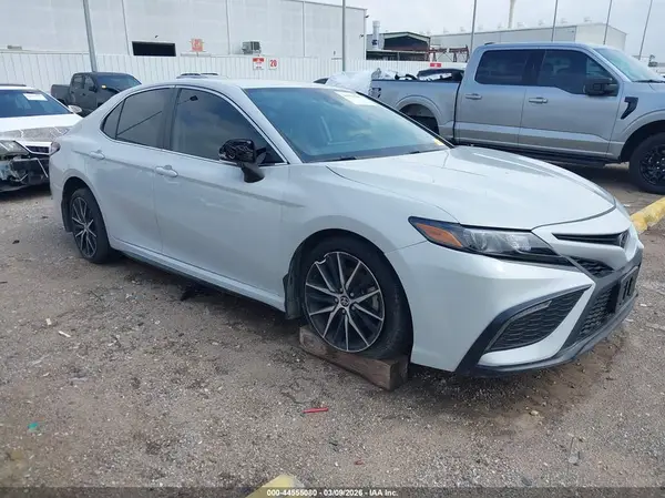 4T1G11AK0RU245111 2024 TOYOTA CAMRY - Image 1
