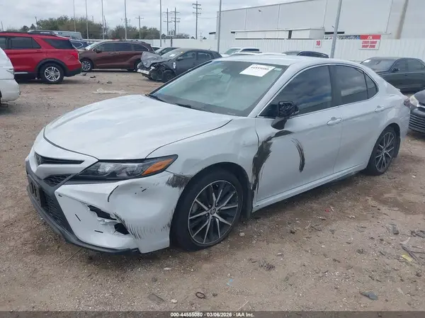 4T1G11AK0RU245111 2024 TOYOTA CAMRY - Image 2