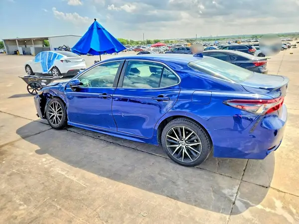4T1G11AK0RU247165 2024 TOYOTA CAMRY - Image 2