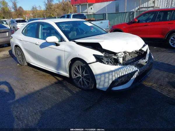 4T1G11AK0RU249224 2024 TOYOTA CAMRY - Image 1