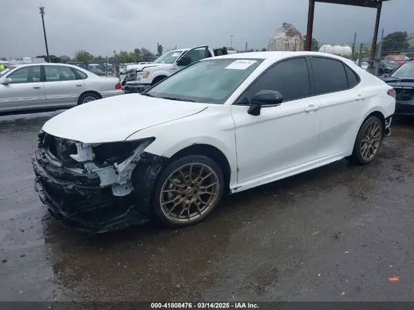 4T1G11AK0RU260398 2024 TOYOTA CAMRY - Image 2