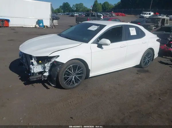 4T1G11AK0RU262734 2024 TOYOTA CAMRY - Image 2