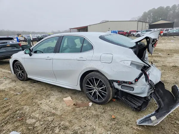 4T1G11AK0RU263690 2024 TOYOTA CAMRY - Image 2