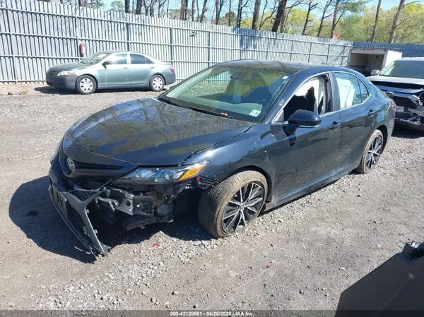4T1G11AK0RU264399 2024 TOYOTA CAMRY - Image 2