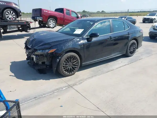 4T1G11AK0RU266184 2024 TOYOTA CAMRY - Image 2