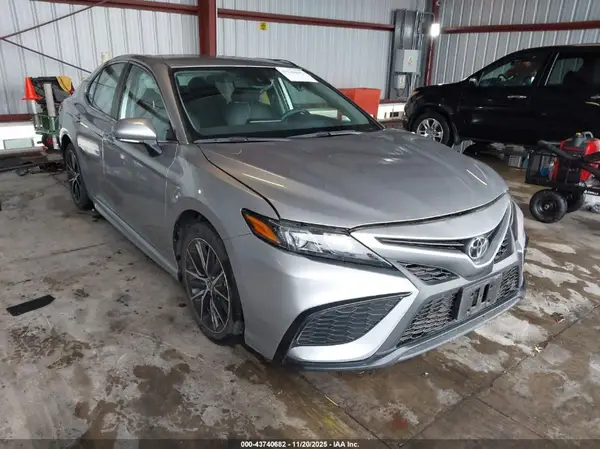 4T1G11AK0RU842582 2024 TOYOTA CAMRY - Image 1