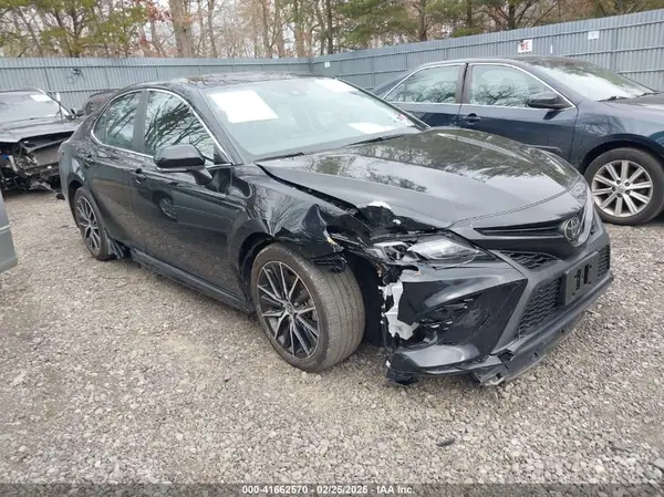 4T1G11AK0RU843330 2024 TOYOTA CAMRY - Image 1