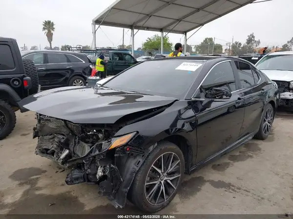 4T1G11AK0RU847846 2024 TOYOTA CAMRY - Image 2