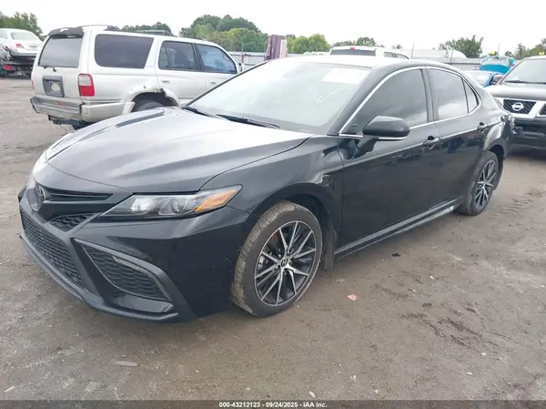 4T1G11AK0RU851556 2024 TOYOTA CAMRY - Image 2