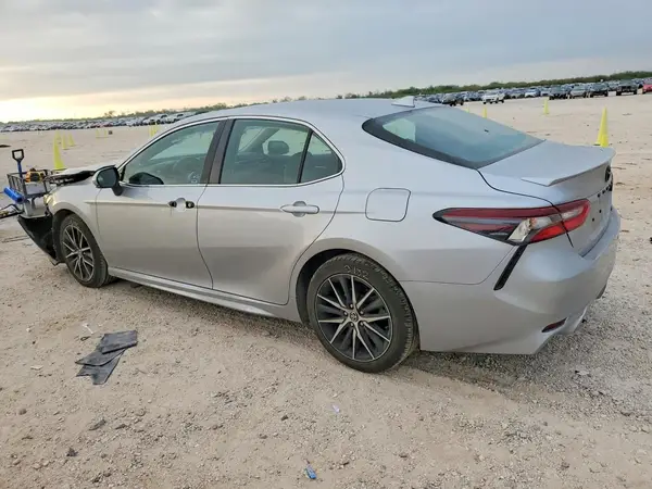 4T1G11AK0RU852724 2024 TOYOTA CAMRY - Image 2