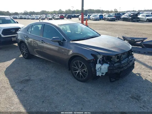 4T1G11AK0RU855428 2024 TOYOTA CAMRY - Image 1
