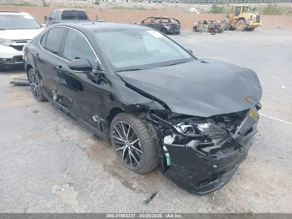 4T1G11AK0RU858569 2024 TOYOTA CAMRY - Image 1