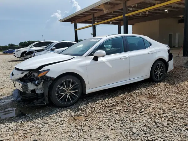 4T1G11AK0RU858748 2024 TOYOTA CAMRY - Image 1