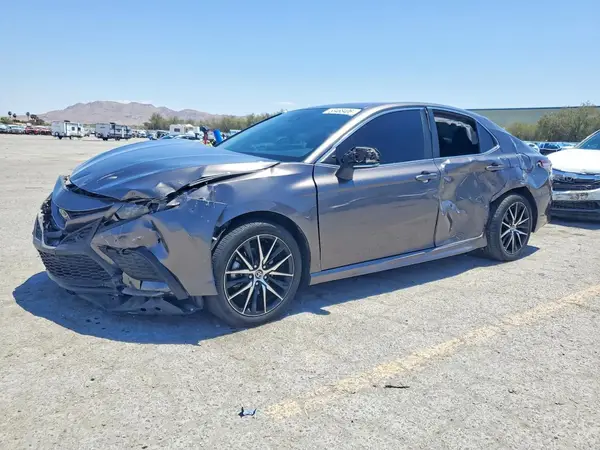 4T1G11AK0RU861617 2024 TOYOTA CAMRY - Image 1