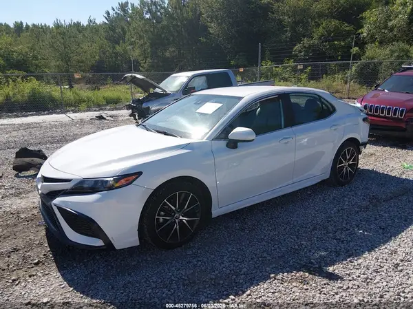 4T1G11AK0RU865943 2024 TOYOTA CAMRY - Image 2