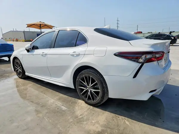 4T1G11AK0RU867319 2024 TOYOTA CAMRY - Image 2