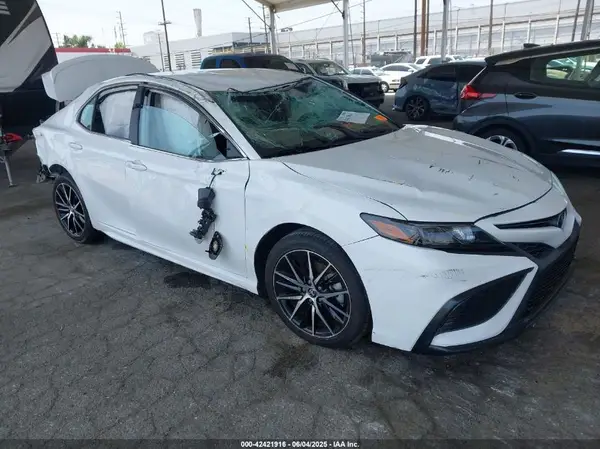4T1G11AK0RU867613 2024 TOYOTA CAMRY - Image 1