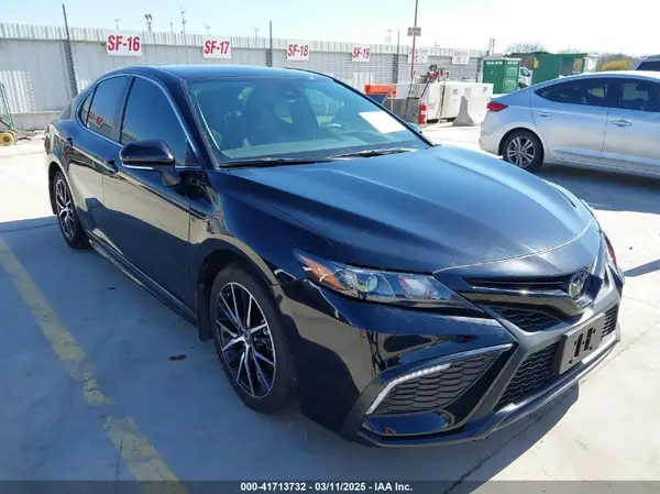 4T1G11AK0RU880961 2024 TOYOTA CAMRY - Image 1