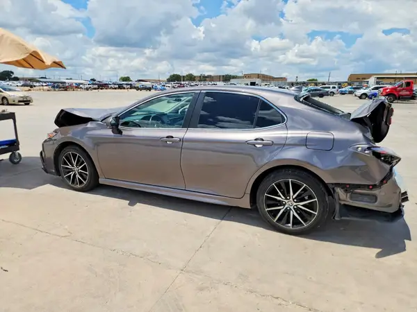 4T1G11AK0RU881379 2024 TOYOTA CAMRY - Image 2