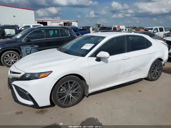 4T1G11AK0RU886601 2024 TOYOTA CAMRY - Image 2