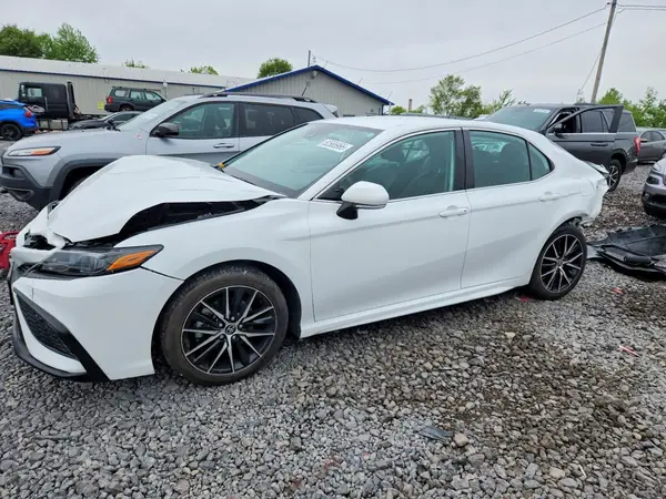 4T1G11AK0RU888929 2024 TOYOTA CAMRY - Image 1