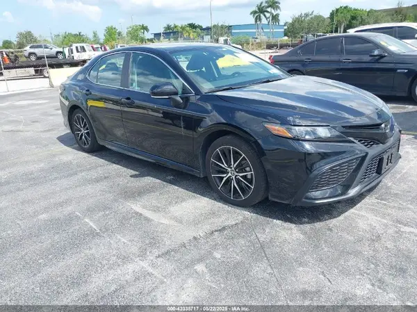4T1G11AK0RU893628 2024 TOYOTA CAMRY - Image 1
