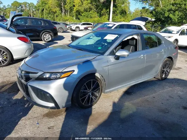 4T1G11AK0RU898392 2024 TOYOTA CAMRY - Image 2