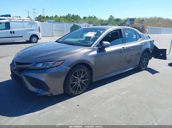 4T1G11AK0RU908693 2024 TOYOTA CAMRY - Image 2