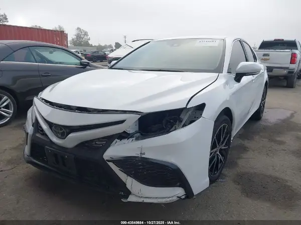 4T1G11AK0RU911318 2024 TOYOTA CAMRY - Image 2