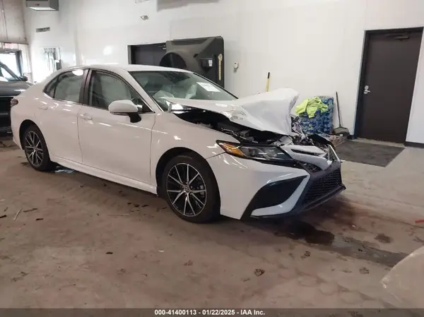 4T1G11AK0RU911335 2024 TOYOTA CAMRY - Image 1
