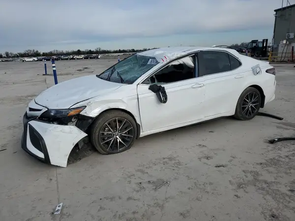4T1G11AK0RU918270 2024 TOYOTA CAMRY - Image 1
