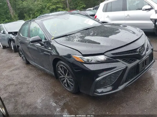 4T1G11AK0RU921461 2024 TOYOTA CAMRY - Image 1