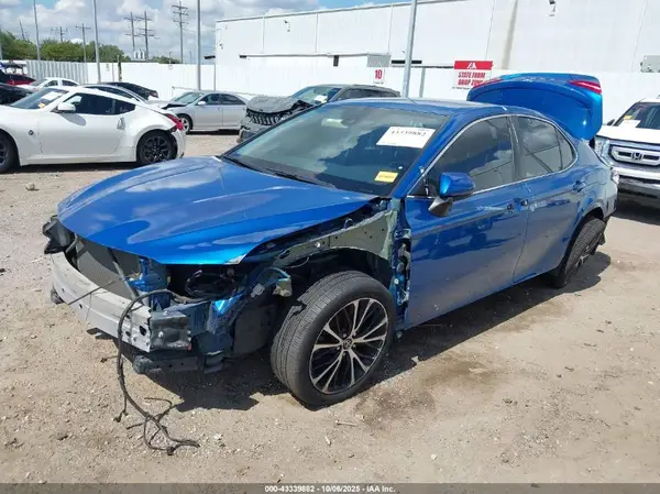 4T1G11AK1LU303105 2020 TOYOTA CAMRY - Image 2