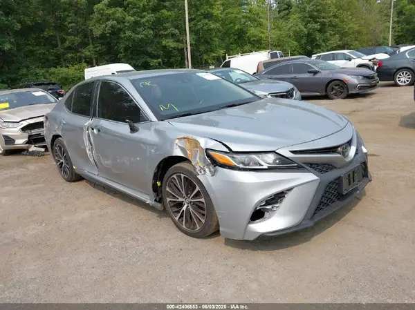 4T1G11AK1LU318901 2020 TOYOTA CAMRY - Image 1