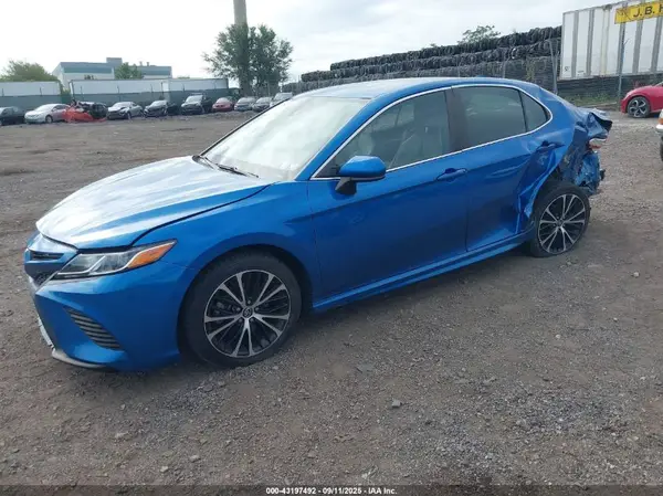 4T1G11AK1LU325802 2020 TOYOTA CAMRY - Image 2