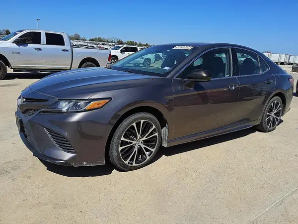 4T1G11AK1LU326044 2020 TOYOTA CAMRY - Image 1