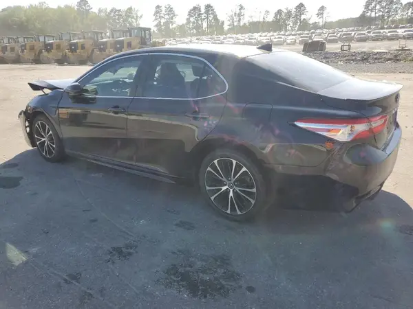 4T1G11AK1LU339988 2020 TOYOTA CAMRY - Image 2