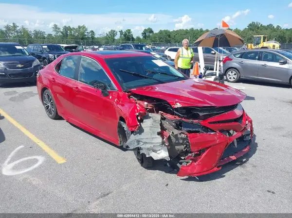 4T1G11AK1LU340123 2020 TOYOTA CAMRY - Image 1