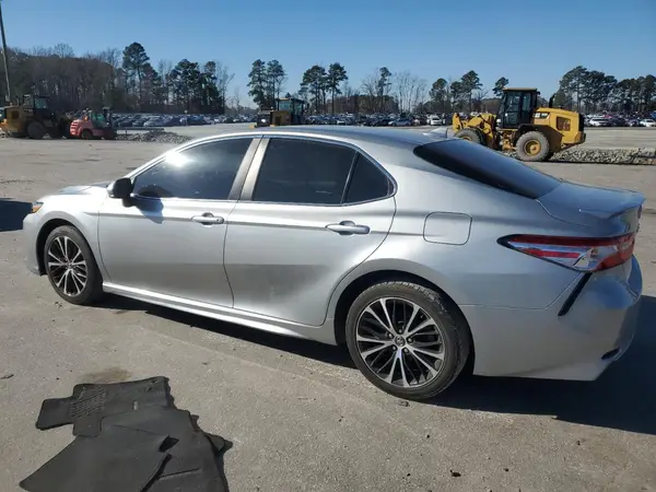 4T1G11AK1LU347105 2020 TOYOTA CAMRY - Image 2