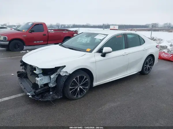 4T1G11AK1LU357035 2020 TOYOTA CAMRY - Image 2