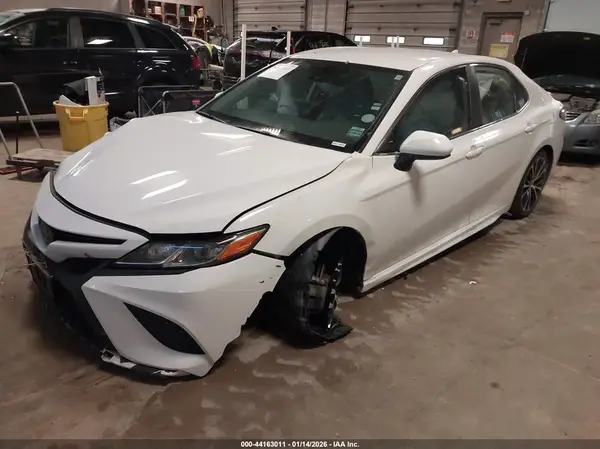 4T1G11AK1LU369895 2020 TOYOTA CAMRY - Image 2
