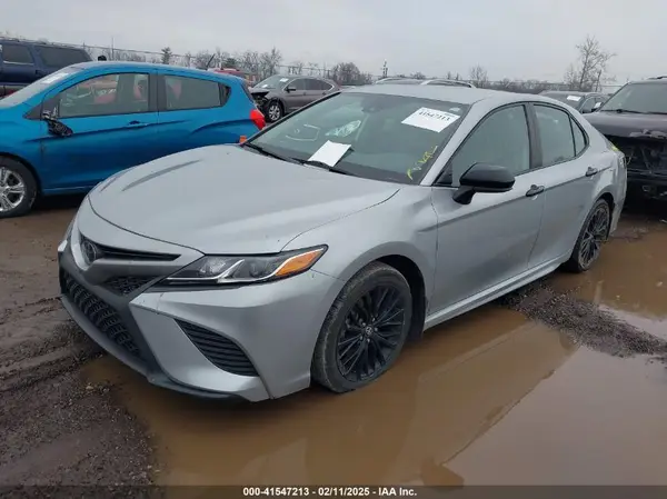 4T1G11AK1LU386275 2020 TOYOTA CAMRY - Image 2