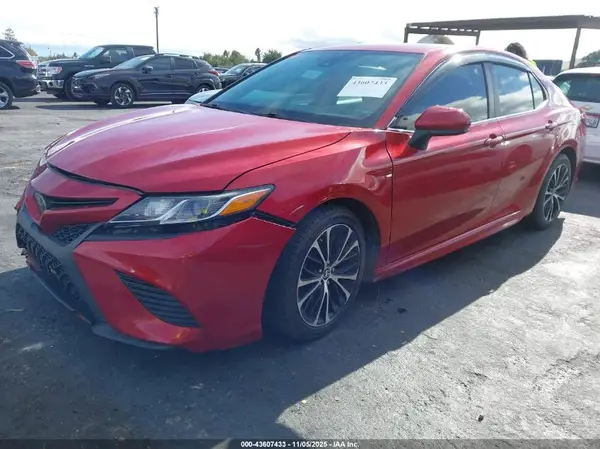 4T1G11AK1LU400398 2020 TOYOTA CAMRY - Image 2
