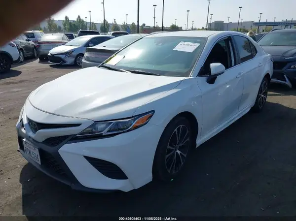 4T1G11AK1LU502011 2020 TOYOTA CAMRY - Image 2