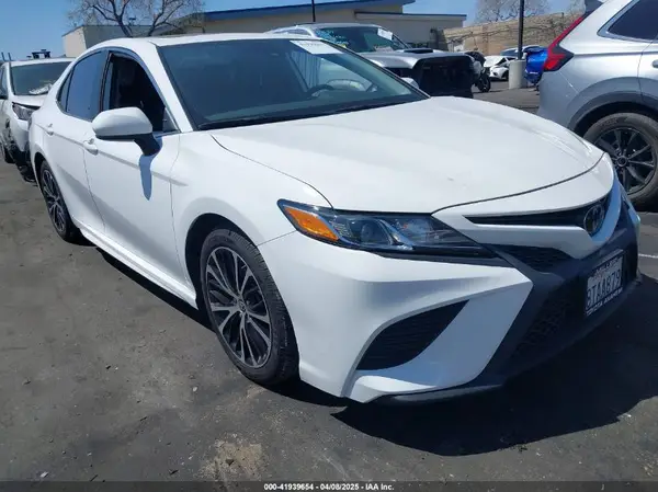 4T1G11AK1LU505457 2020 TOYOTA CAMRY - Image 1